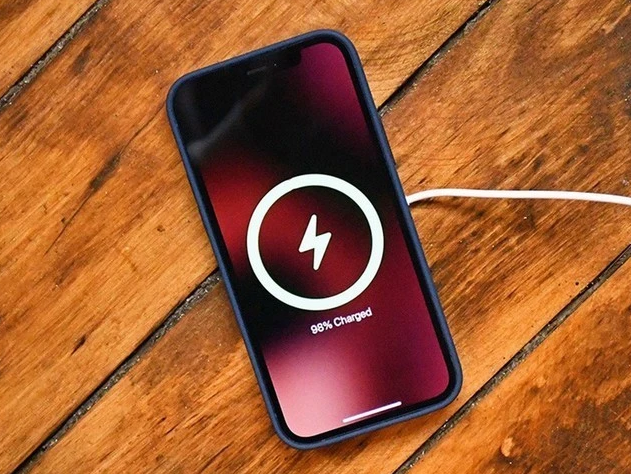 王屋镇苹果手机维修分享iPhone 12可以随便充电吗 